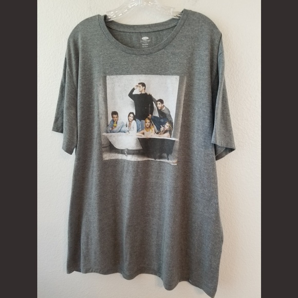 Old Navy Friends Tv Show Graphic Tshirt 